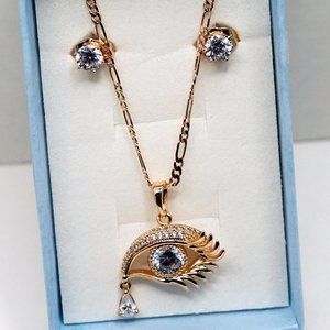 Eye necklace